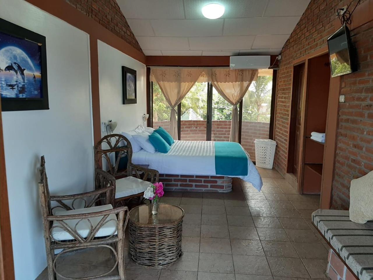Suite Hotel Romanos General Villamil Exterior foto