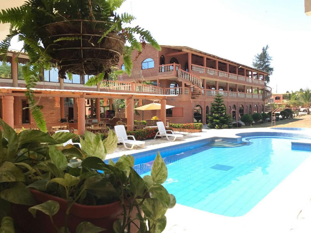Suite Hotel Romanos General Villamil Exterior foto
